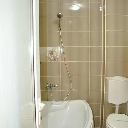 Konukevi Casa Vienna 3*